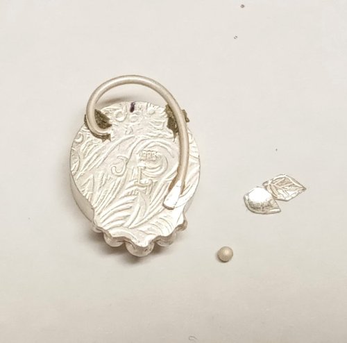 Judy Larson's Split Bead Earrings - , Contemporary Wire Jewelry, Filing, Finishing, , sanding, filing, polishing, press curved wire into place